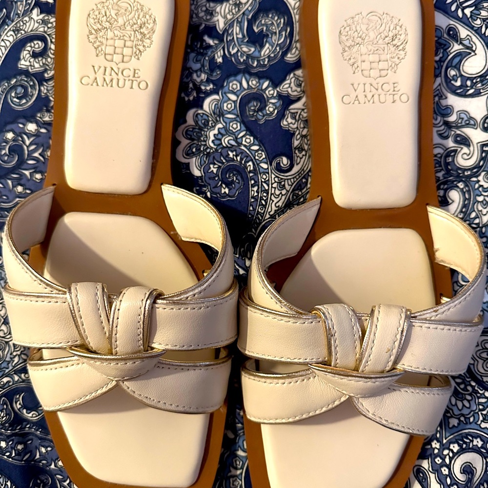 Vince Camuto Barcellen Slide